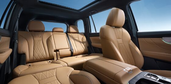 STOK GAC GS8 SUV BARU