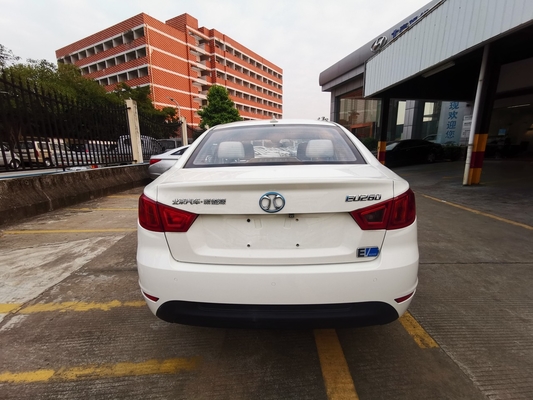 EU260 Mobil Sedan Listrik 100kw 260NM
