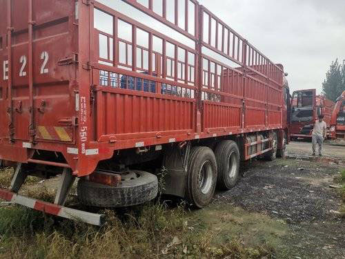 Bekas 2016 Cummins 350HP Foton Cargo Box Trailer Truck 12 Kecepatan